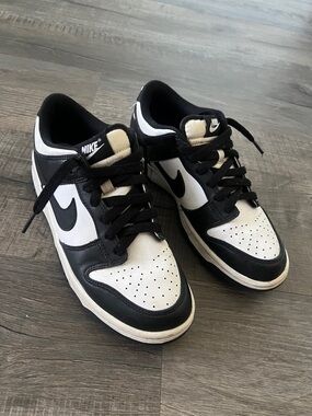 Nike Panda Dunks Sneakers